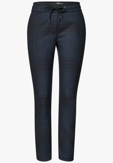Mid Waist Slim Leg Hose im Casual Fit urban dark blue melange Dunkelblaue, schmal geschnittene Hose mit elastischem Bund und Kordelzug.