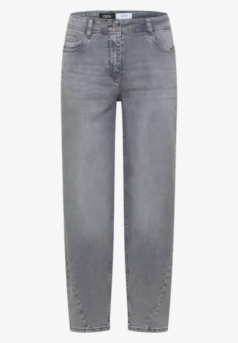 Ein Paar hellgraue Jeans mit Reißverschluss und Knopf, geradem Schnitt und fünf Taschen.