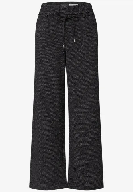 Zwarte comfortabele broek met wijd vallende pijpen, elastische taille en koord, gestructureerde stof.