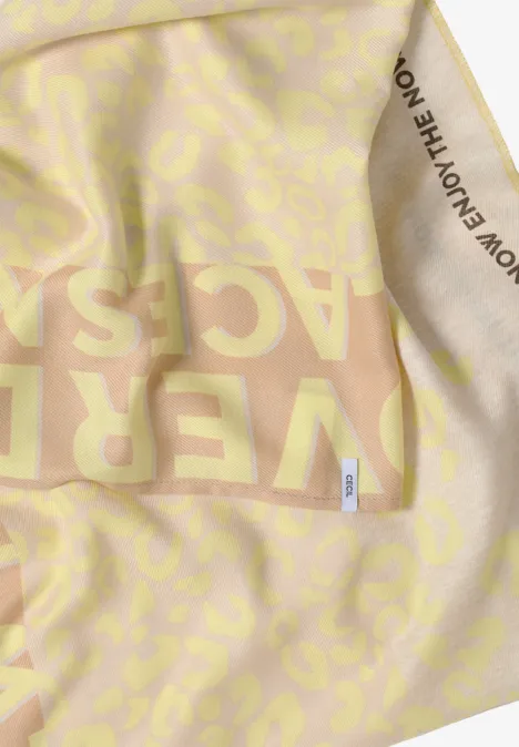 Kuscheliger Loop Schal iced yellow