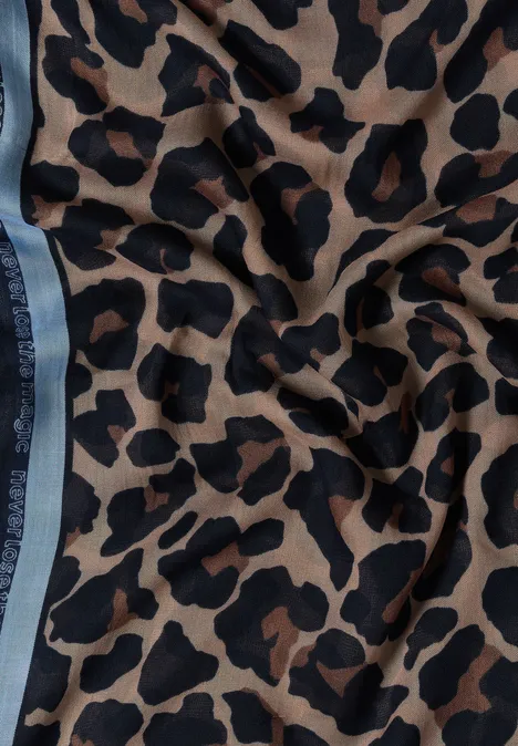 Foulard triangulaire à motif léopard creamy mocha