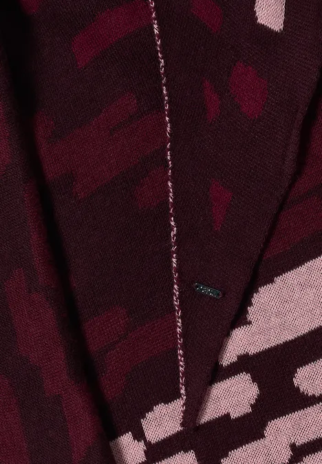 Chustka trójkątna z wzorami berry red Chustka trójkątna z wzorami berry red