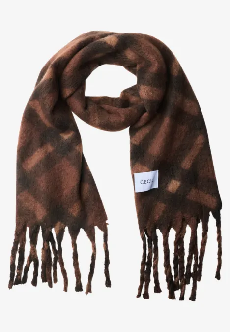 Een geruwde sjaal met franjes mocha brown Een geruwde sjaal met franjes mocha brown