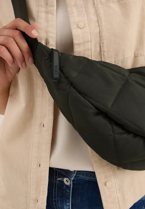 Tasche mit Steppmuster olive wood