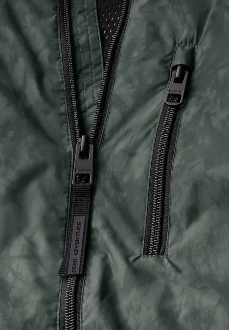 Bedrukt windjack dusty green