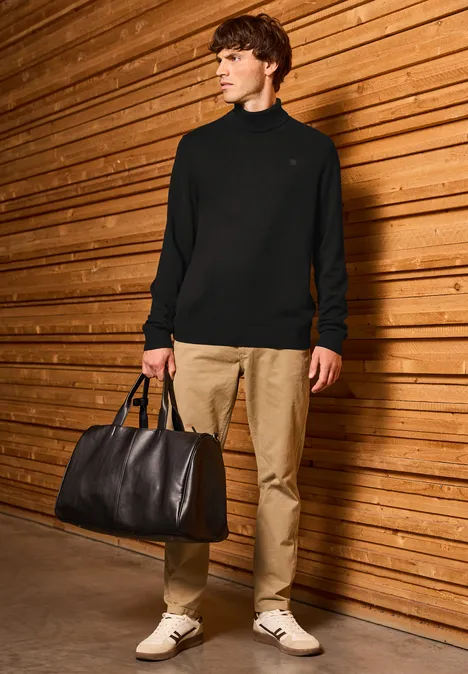 Basic Turtleneck Pullover Black
