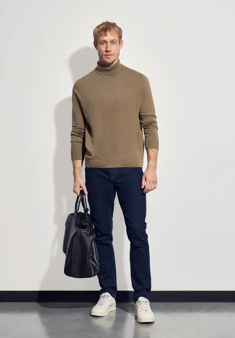 Basic Turtleneck Pullover dull brown