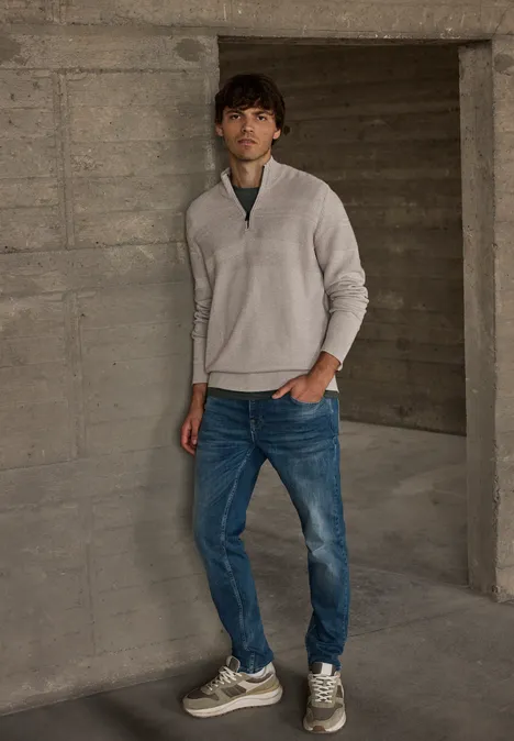 Sweter ze strukturalnym paskiem granite beige