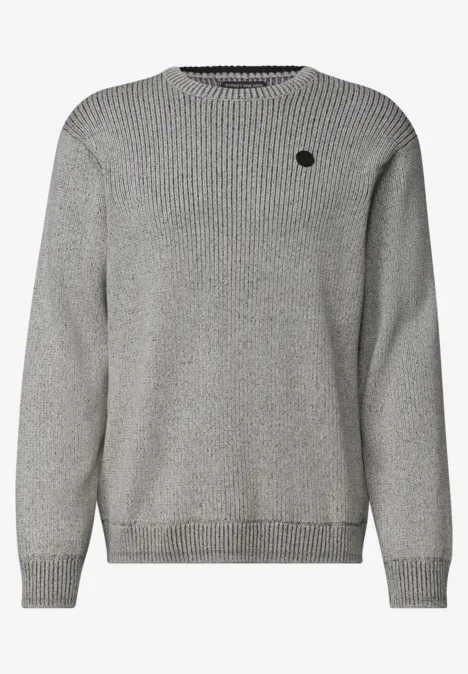 Mouliné Pullover mit Rundhals silver grey melange Hellgrauer, grob gestrickter Pullover mit Rundhalsausschnitt und geripptem Saum.