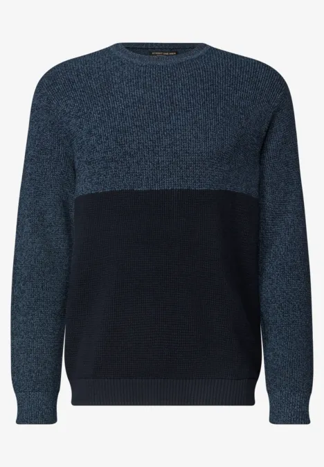 Sweter z okrągłym dekoltem i elementami w stylu mouliné dark basic blue melange Sweter dzianinowy w odcieniach granatu i ciemnoniebieskiego, z okrągłym dekoltem i długimi rękawami.