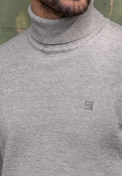 Basic sweter z golfem silver grey melange Szary golf z delikatnym splotem dzianiny i małym logo na piersi.