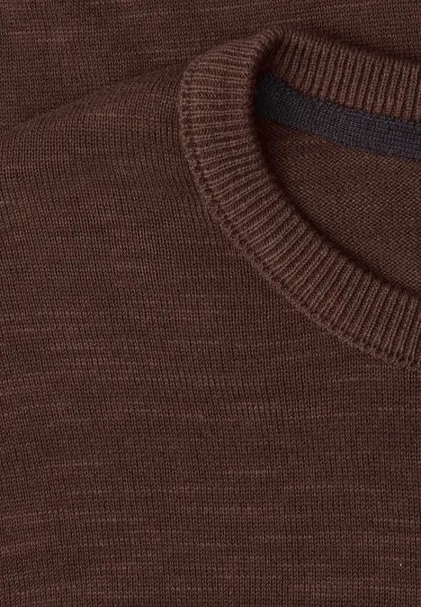 Brauner Pullover mit Rundhalsausschnitt aus feinem Strick