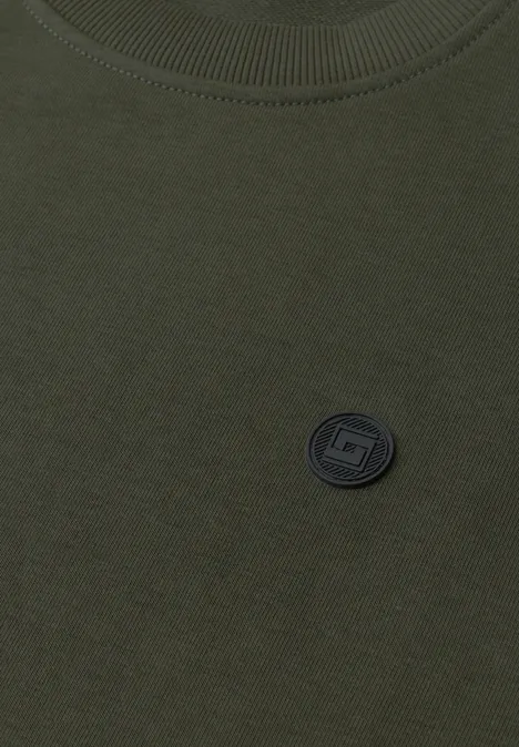 Olivgrünes T-Shirt mit Rundhalsausschnitt und rundem schwarzem Logo auf der Brust.