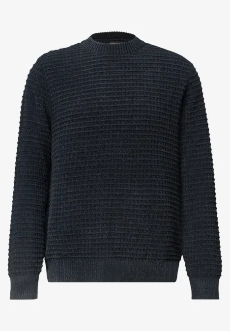 Dunkelblauer Strickpullover mit feiner Waffelstruktur, Rundhals und langen Ärmeln.