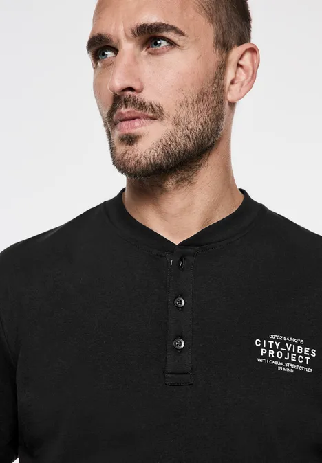 Henley-shirt met print op de borst Black