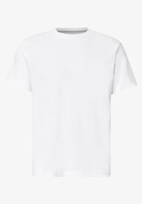 Ein schlichtes, weißes T-Shirt mit kurzen Ärmeln vor weißem Hintergrund.