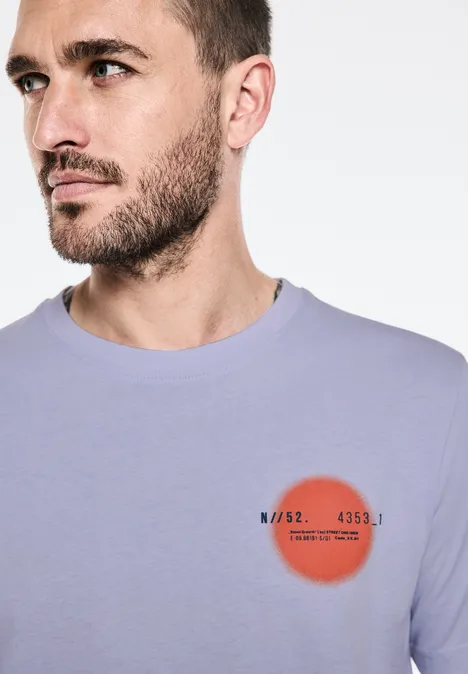 T-shirt avec imprimé sur la poitrine pale purple