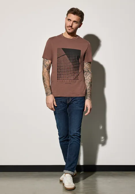 T-Shirt mit Print clay brown