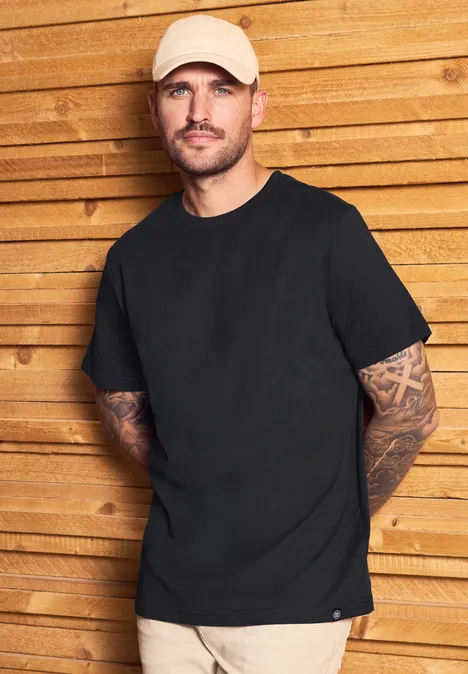 Basic T-Shirt in Unifarbe Black