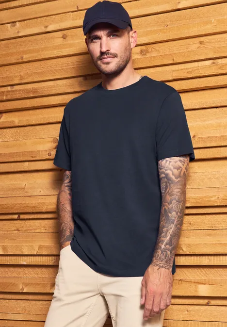 Basic T-Shirt in Unifarbe eclipse blue