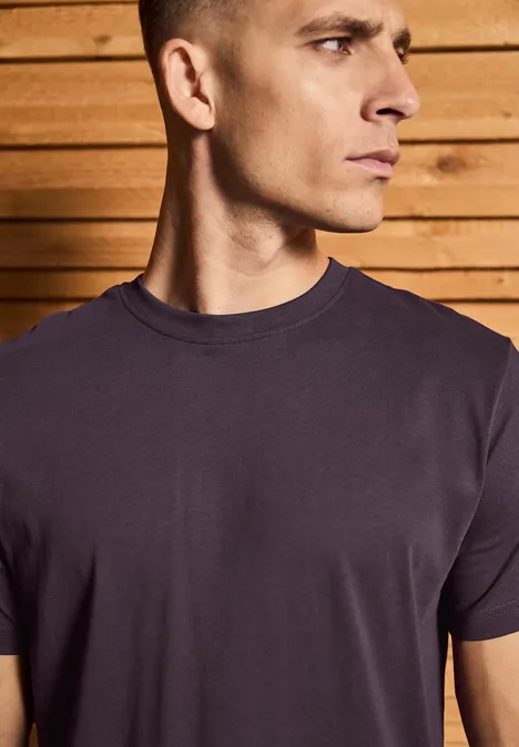 Basic T-Shirt in Unifarbe bordeaux red