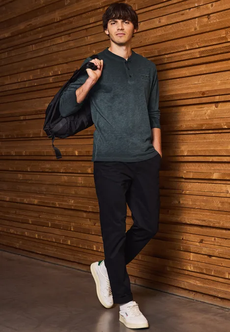 Henley Langarmshirt basic black
