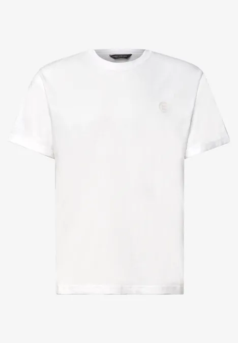 Ein schlichtes, einfarbiges weißes T-Shirt mit kurzem Ärmel und Rundhalsausschnitt.