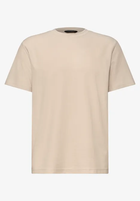 Een effen beige katoenen T-shirt met ronde hals en korte mouwen.