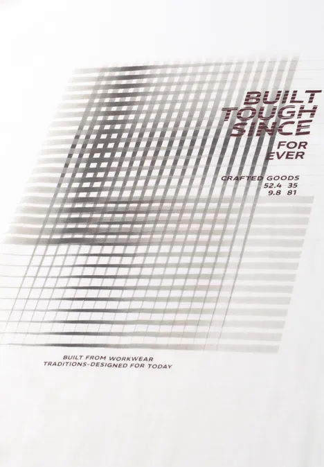 Schwarz-weißes, rasterartiges Gebäude-Design mit diagonalen Linien und Text-Overlay.