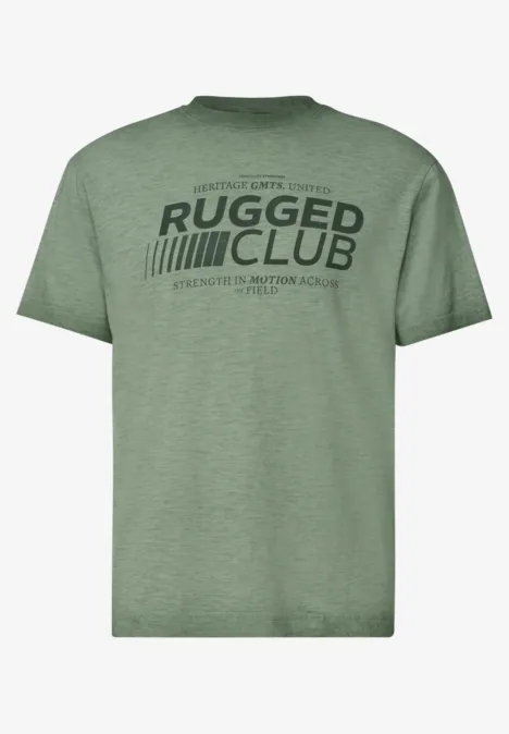 Grünes T-Shirt mit schwarzem Schriftzug 'THE RUGGED CLUB' auf der Brust