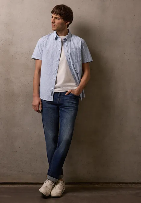 Kurzarm Hemd mit Brusttasche und Streifen bright white