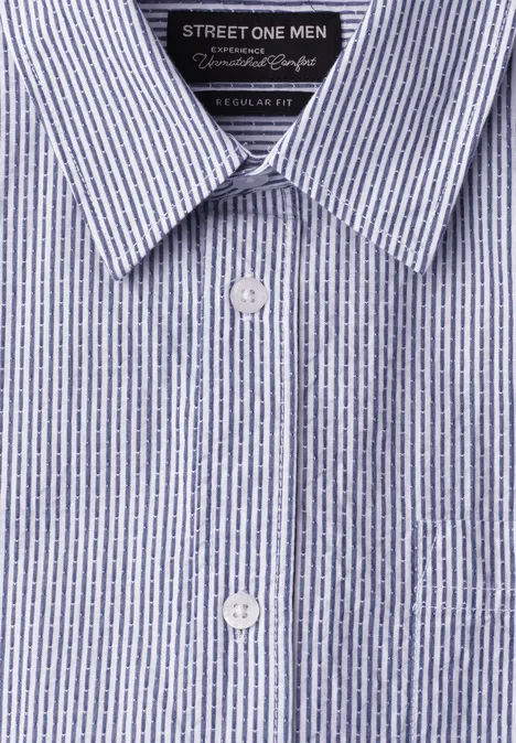 Kurzarm Hemd mit Brusttasche und Streifen bright white