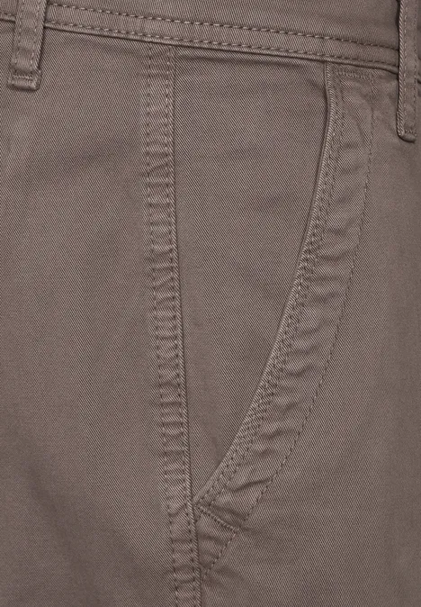 Comfort Chino dark dull sand