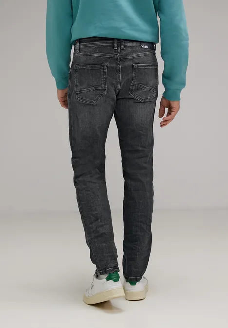 Regular Fit used Jeans dark grey coloured backside