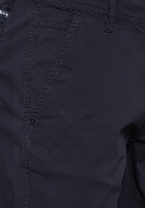 Basic chinoshort van keperstof deep blue