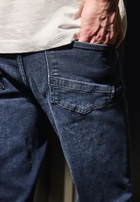 Jeans im Slim Fit indigo blue wash