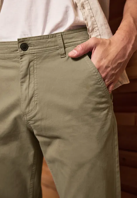 Klassieke chino almond brown