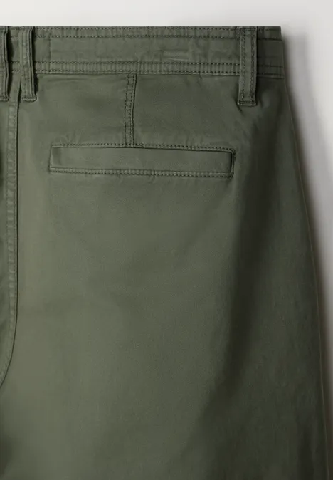 Klassieke chino deep olive green