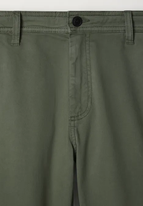 Klassieke chino deep olive green