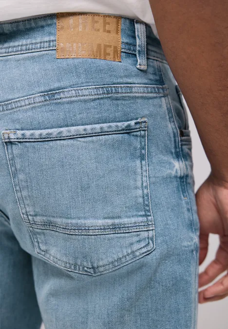 Jeansy o kroju Regular Fit light blue random wash