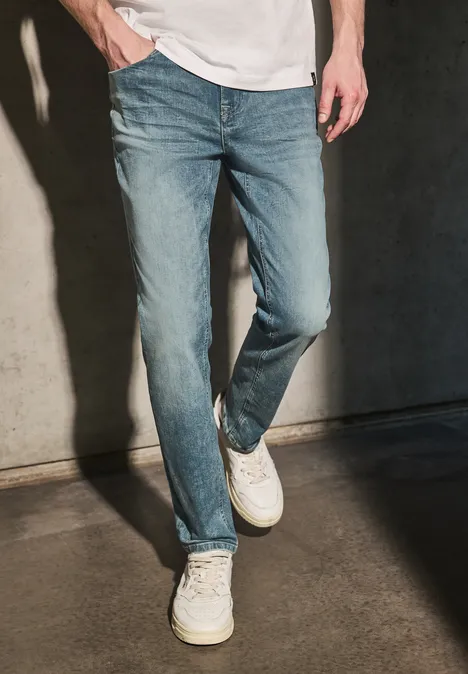 Jeans im Regular Fit soft greencast random wash