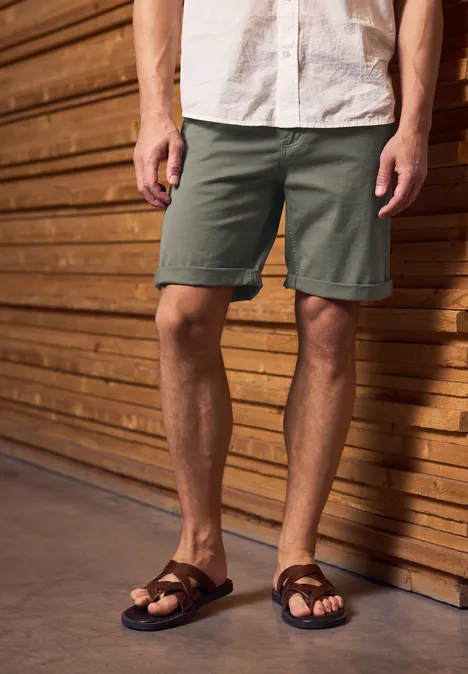 Chino Shorts natural green