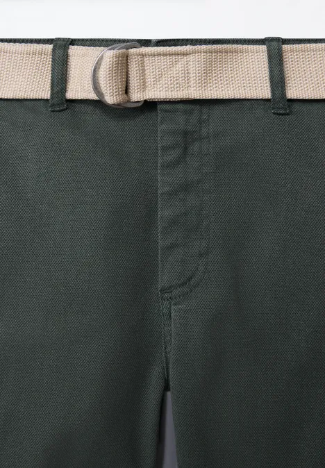 Struktur Chino mit Gürtel pine green
