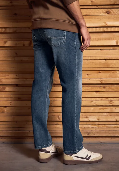Straight Leg Jeans dark blue wash