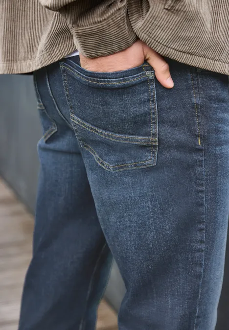 Jeans im Regular Fit deep indigo blue wash
