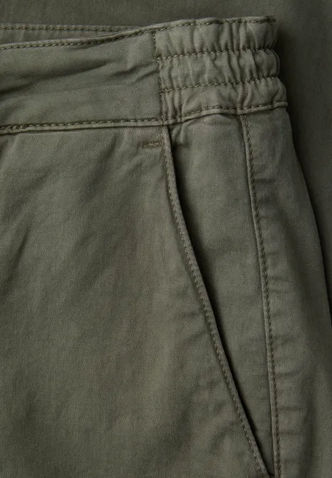 Chino mit Stretchbund rustic green