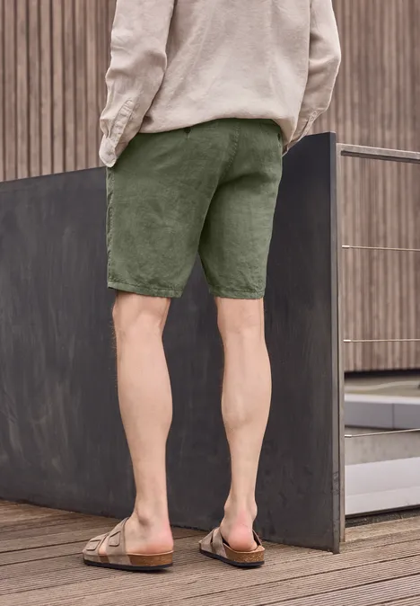 Chinoshorts aus Leinen wood green