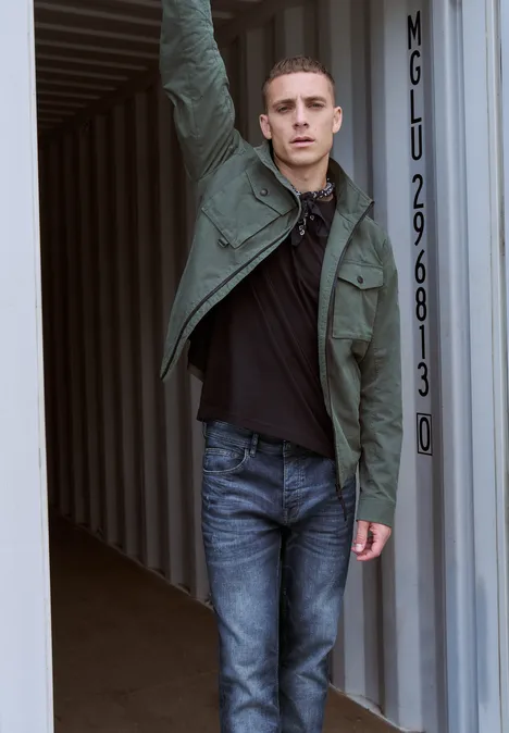 Slim Leg Jeans im Regular Fit mid blue wash Slim Leg Jeans im Regular Fit mid blue wash