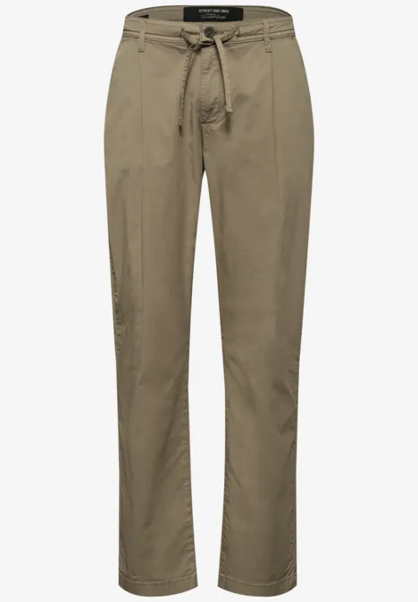 Straight Leg Chino in leichter Qualität warm sand