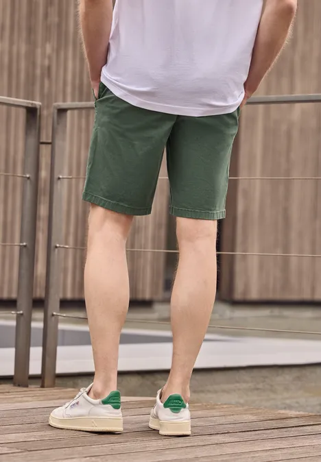 Chino Shorts im Regular Fit mit Taschen smoke green